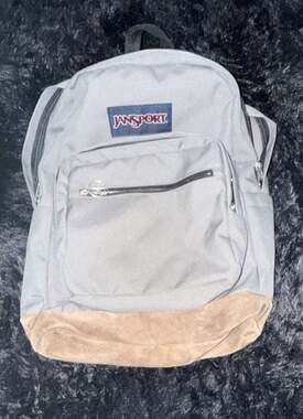 jansport right pack rabbit grey Front pocket features an organization panel and a key clip JanSport Right Pack Digital Edition